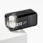Perfume Carolina Herrera 212 VIP Black EDP 50ml - Masculino - Imagen 3